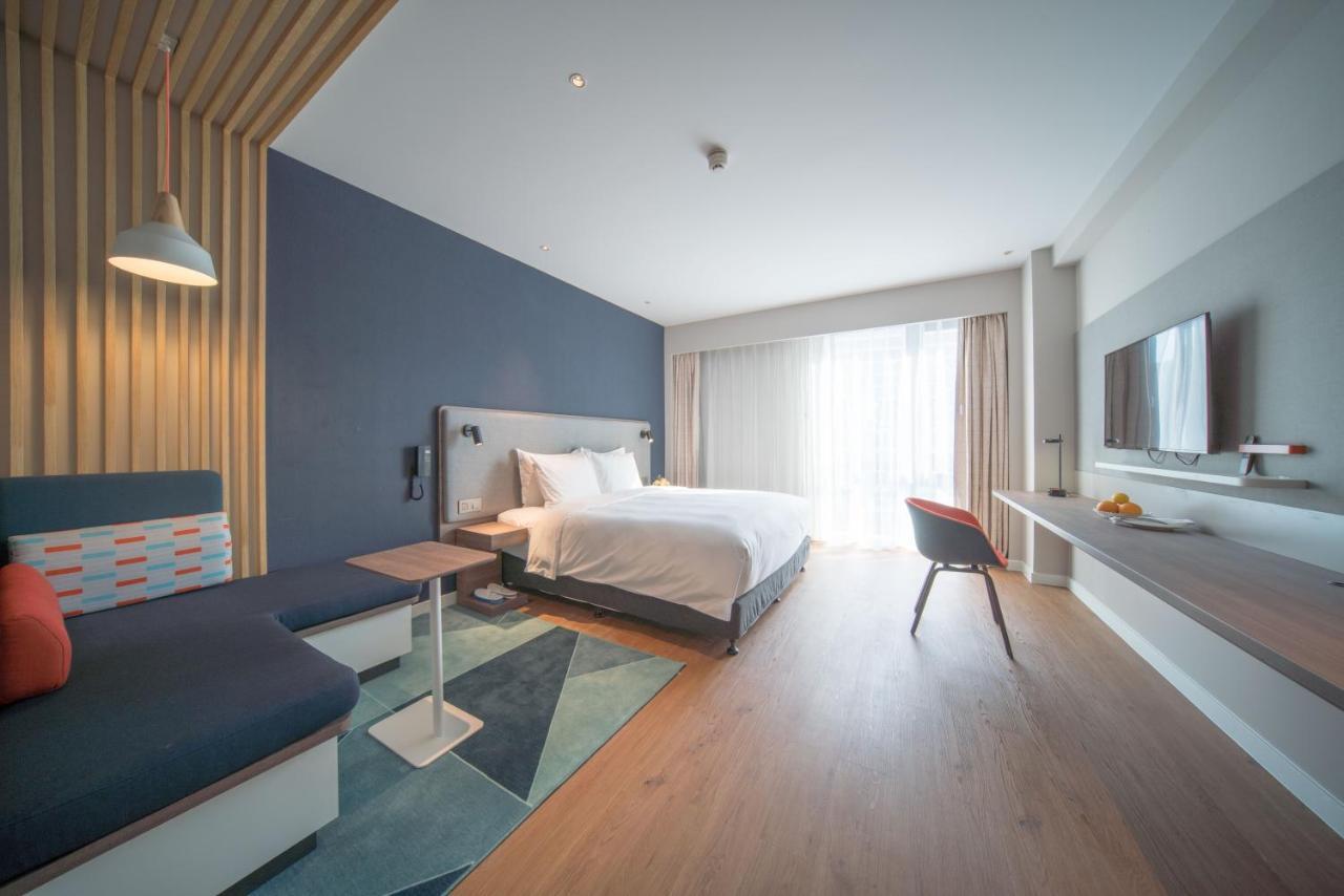 Holiday Inn Express Shanghai Huijin By Ihg Exterior photo