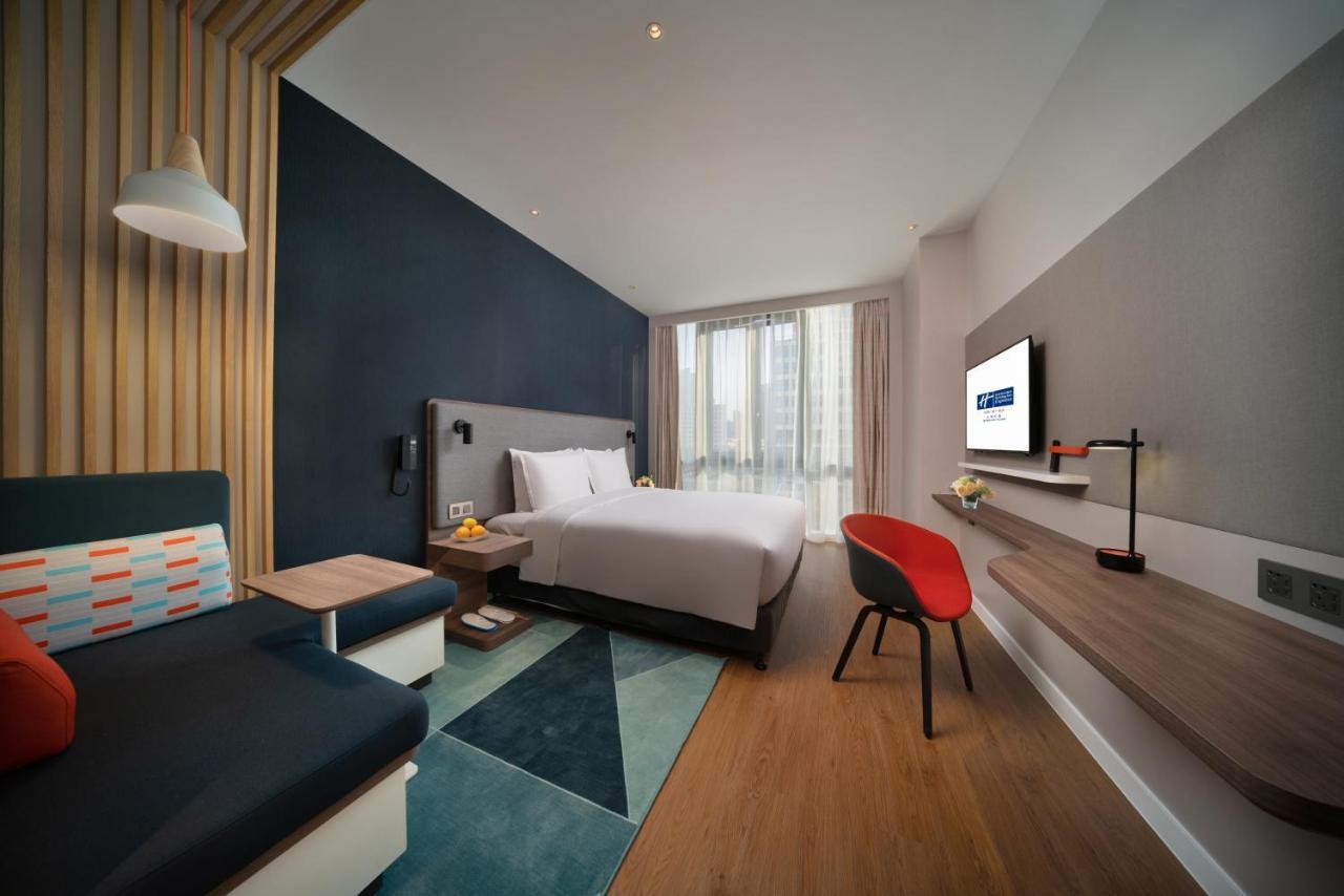 Holiday Inn Express Shanghai Huijin By Ihg Exterior photo