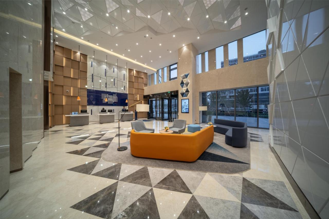 Holiday Inn Express Shanghai Huijin By Ihg Exterior photo