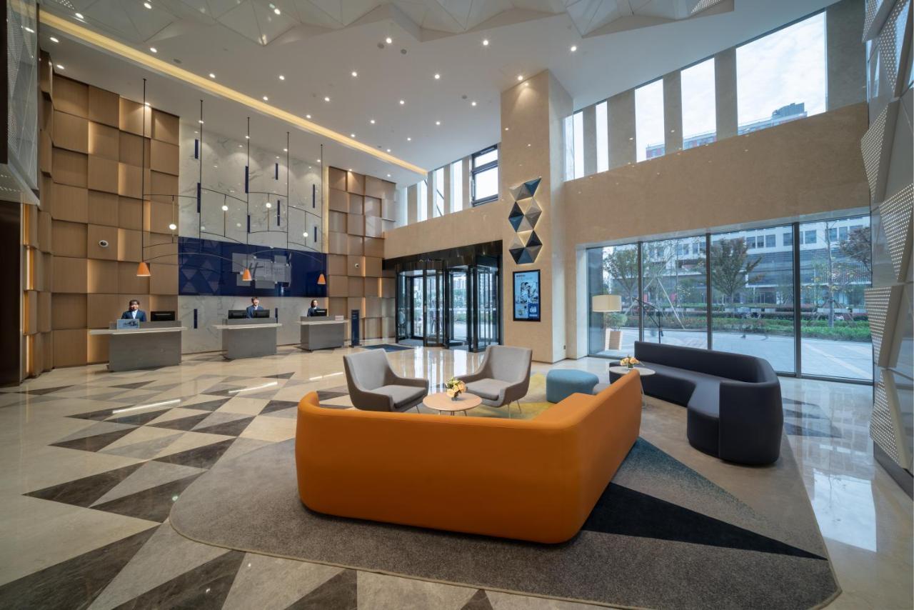 Holiday Inn Express Shanghai Huijin By Ihg Exterior photo